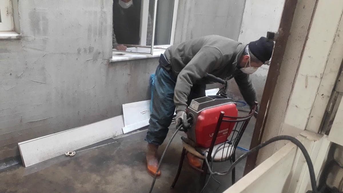Balkon Giderinde Birikim Nasıl Azaltılır?